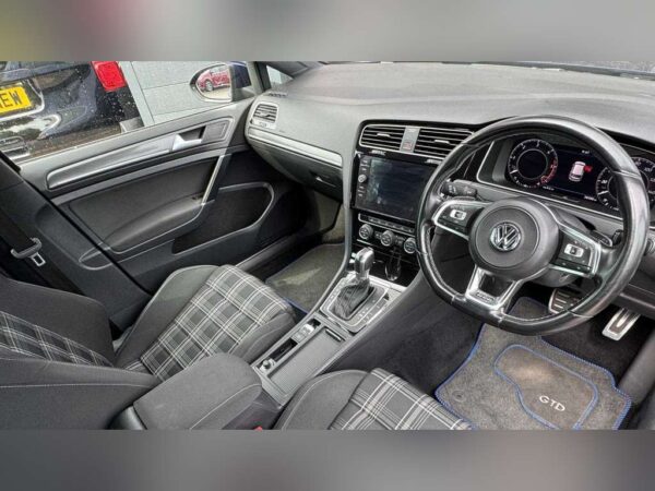 Volkswagen Golf  2018 - Image 3